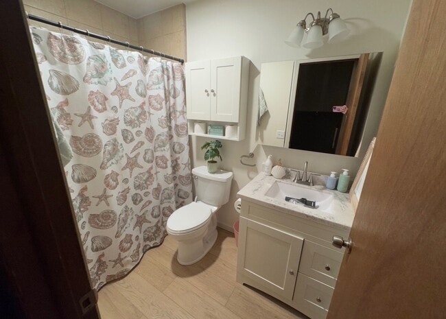 Photo - 808 Henry St
