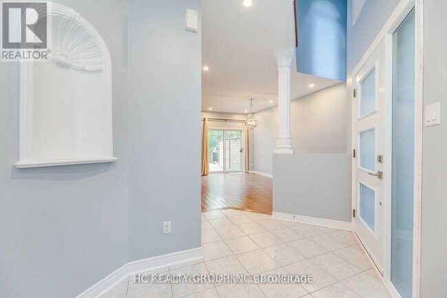 Photo - 2233 Rockingham Dr