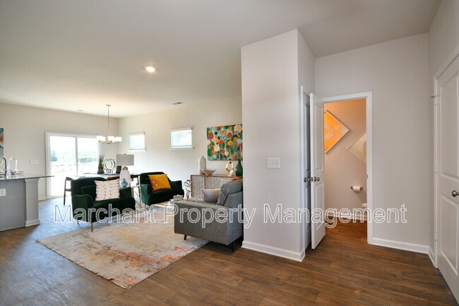 Photo - 27 English Ct