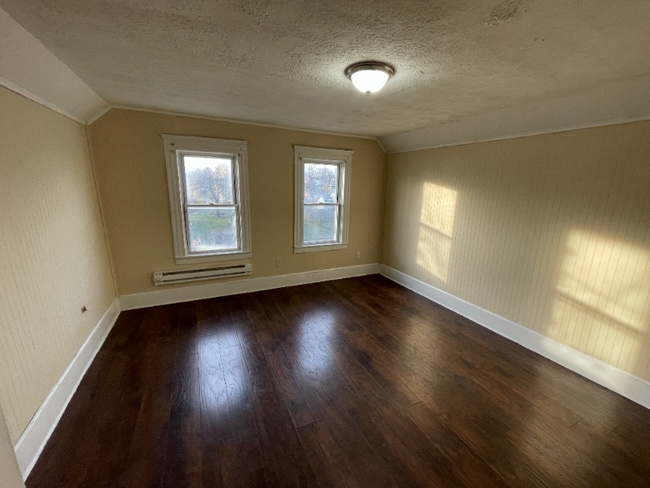 Photo - 119 E 32nd St