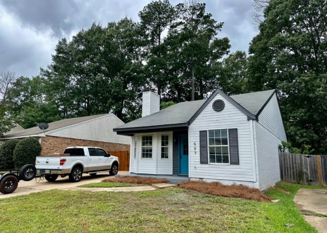 Building Photo - 587 Bryceland Blvd