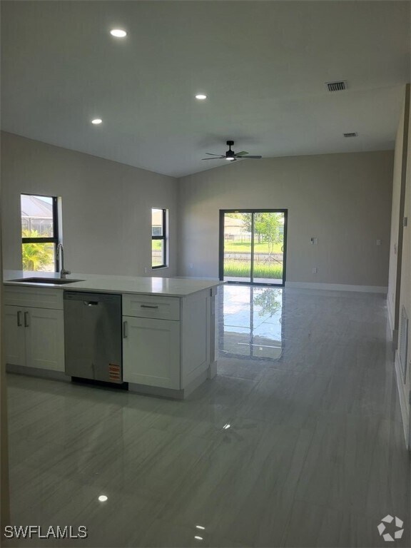 Building Photo - 855 SW 15th Terrace Rental