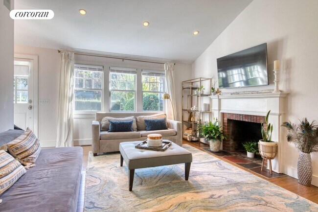 Photo - 79 Miller Ln E