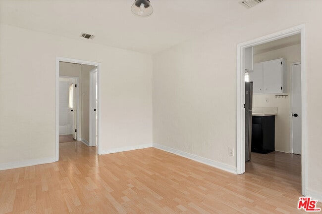 3104 Silver Lake Blvd