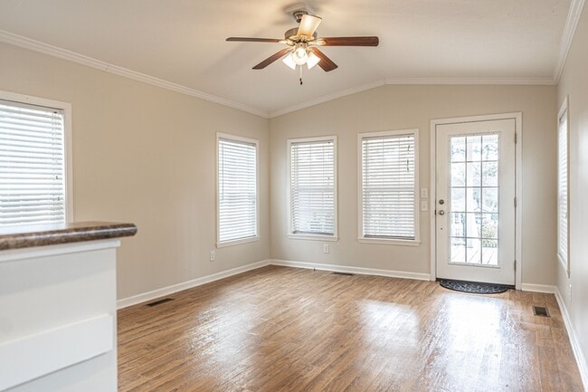 Photo - 435 W Baltimore Ave