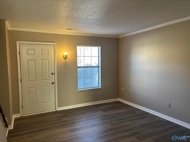 Photo - 2607 Wynterhall Rd SE Unidad D Rental