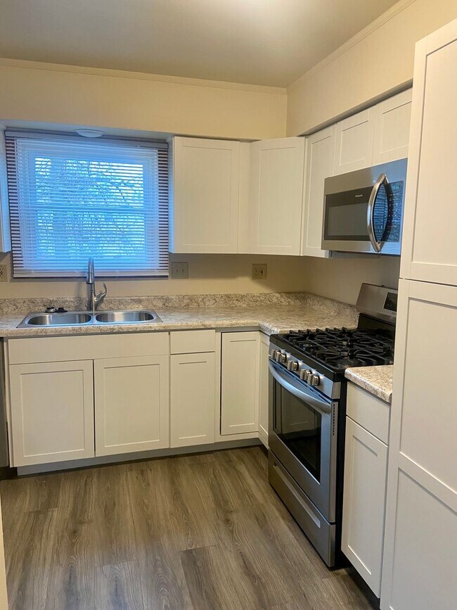 Photo - 2904-2910 Tamarack Drive Unit 2906