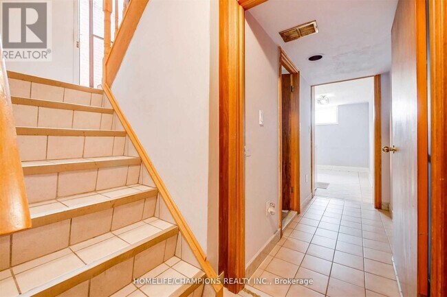 Photo - 65 Whitburn Crescent