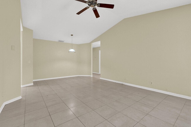Photo - 5864 Strawberry Lakes Cir