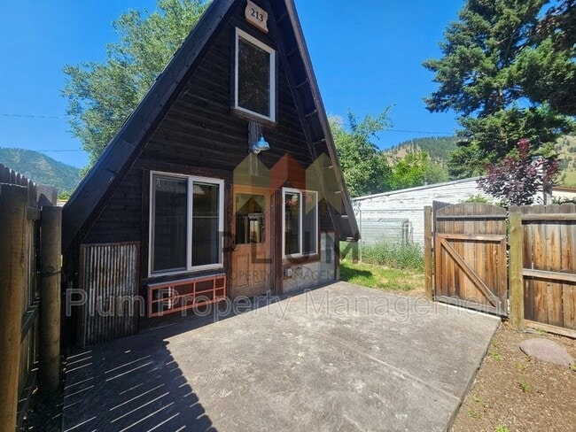 Photo - 213 Sommers St