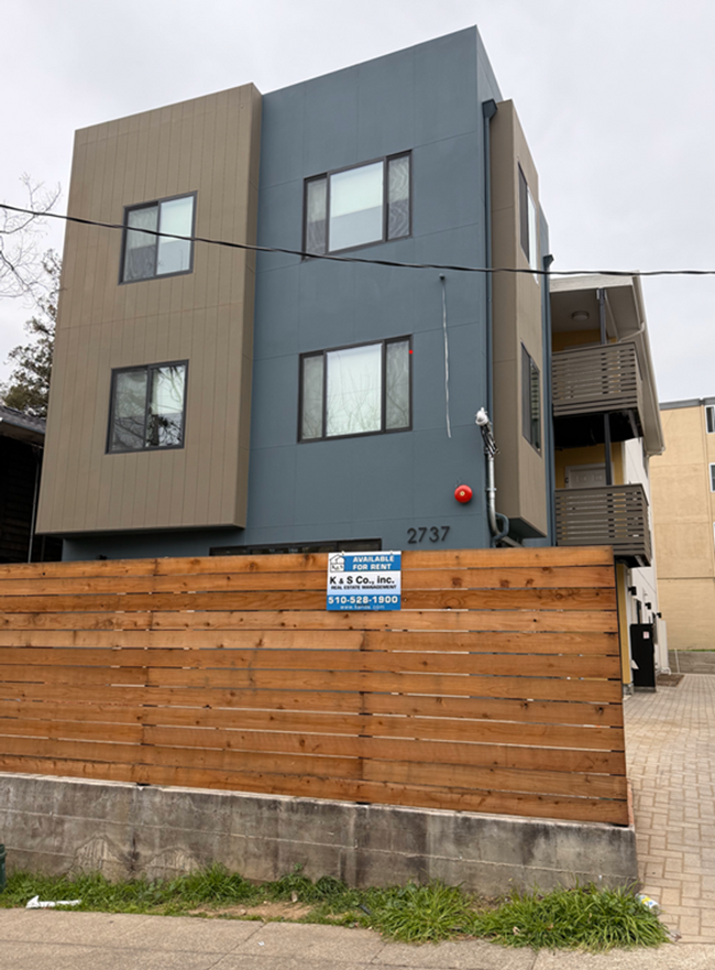 Building Photo - NEW Building, with NEW appliances, NEW flo... Unit B Rental