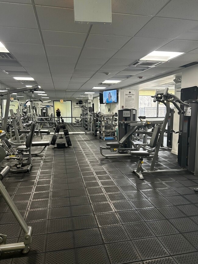 Photo - 3930 N PINE GROVE Ave Unit 408