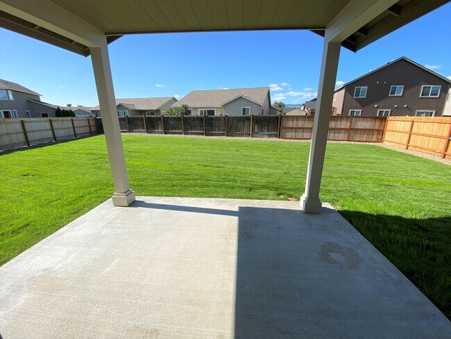 Photo - Newer, Spacious 5 Bedroom 3 Bed House!