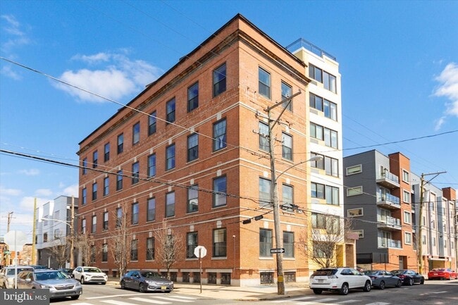 Building Photo - 1637-39 Poplar St Unit N1