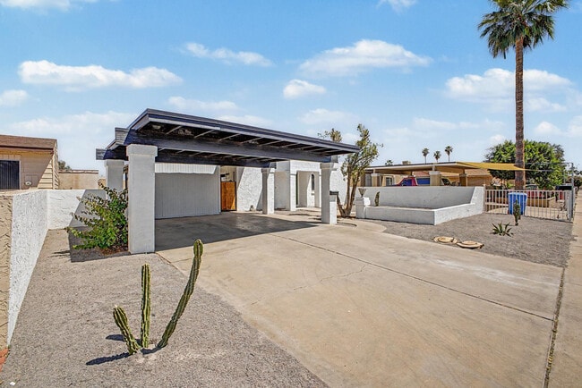 Photo - 4127 N 106th Ave