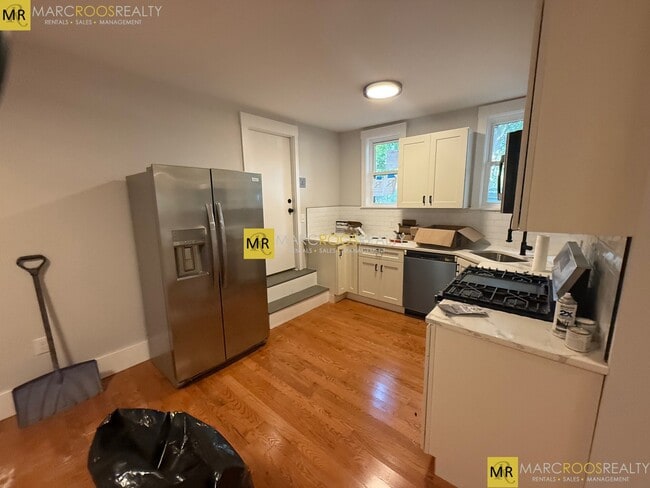 Photo - 110 Marginal St