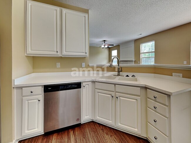 Photo - 100 Smokehouse Dr