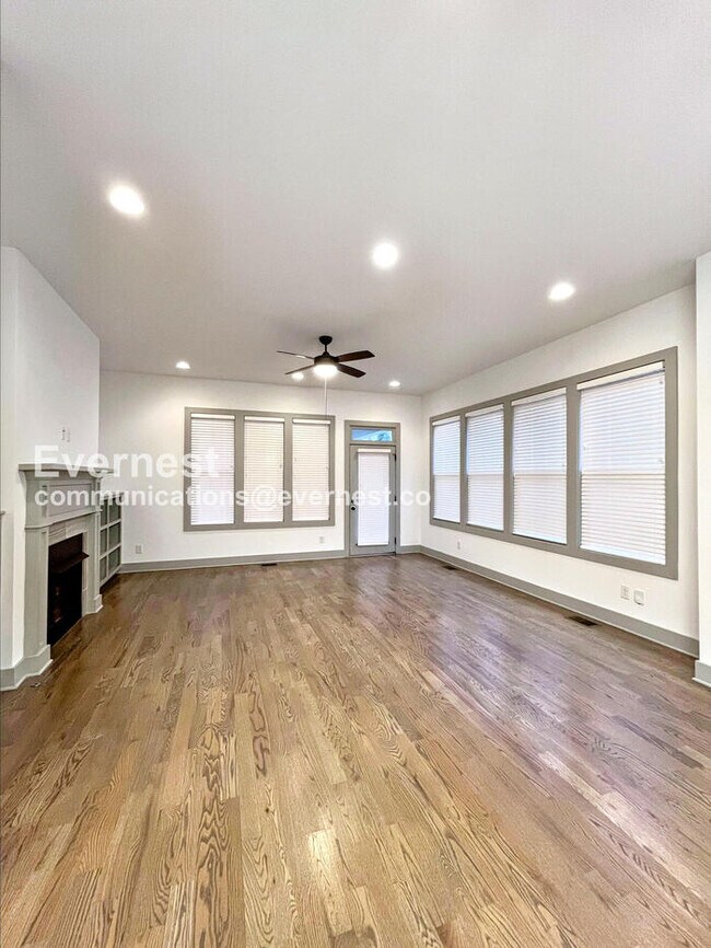 Photo - 915B Caruthers Ave