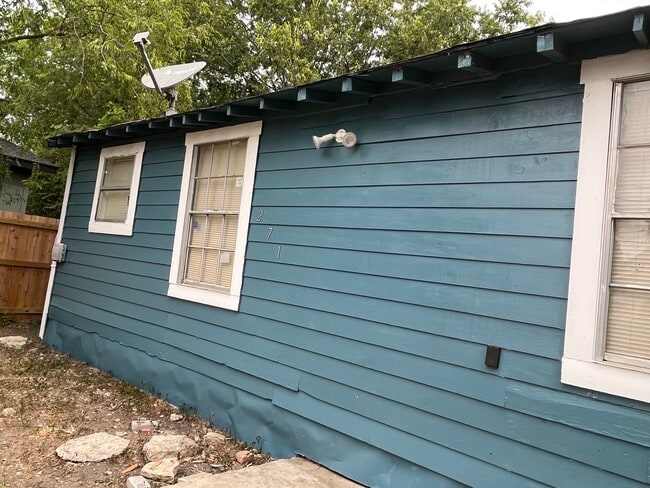 Photo - 271 E Lambert St