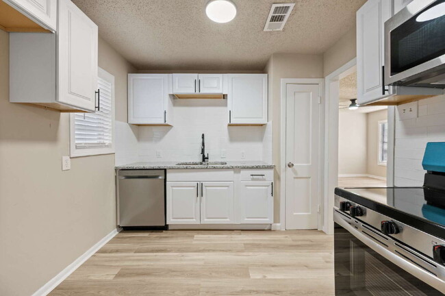 Photo - "Updated 4-Bedroom Gem in Fort Worth – Close to all things Ft Worth!"