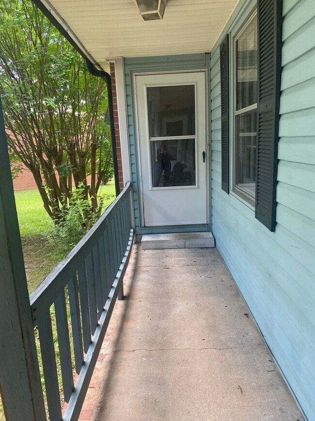 Photo - 105 Fairhaven Ct