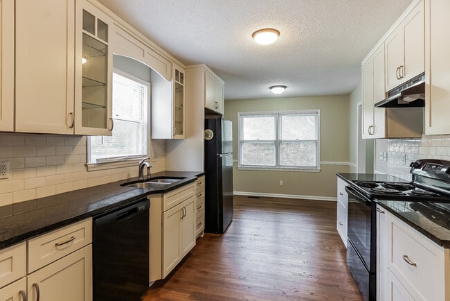 Photo - 104 White Cap Cir