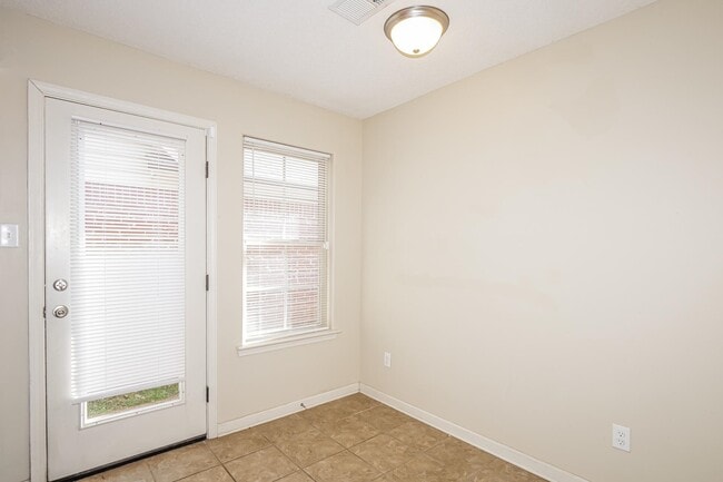 Photo - 7399 Brentlawn Dr