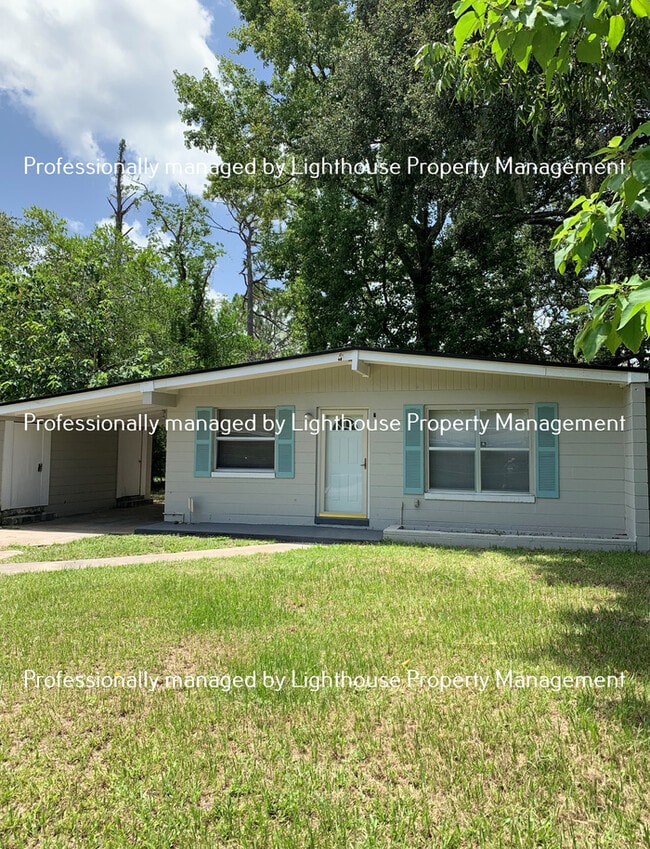 Building Photo - Just Renovated! 3/1.5 in Sherwood Forest!