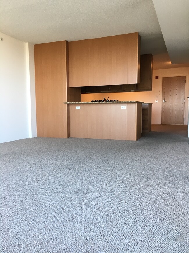 Photo - 9715 Woods Dr Unit 907