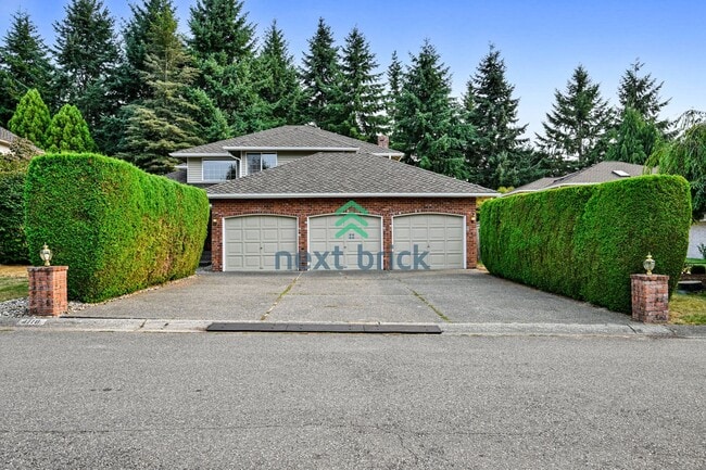 Building Photo - Beautiful 4 Bed 2.5 Bath single family hou... Rental