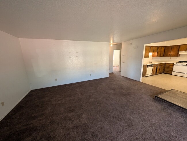 "Charming Studio Retreat: Your Cozy Haven in Porterville!"