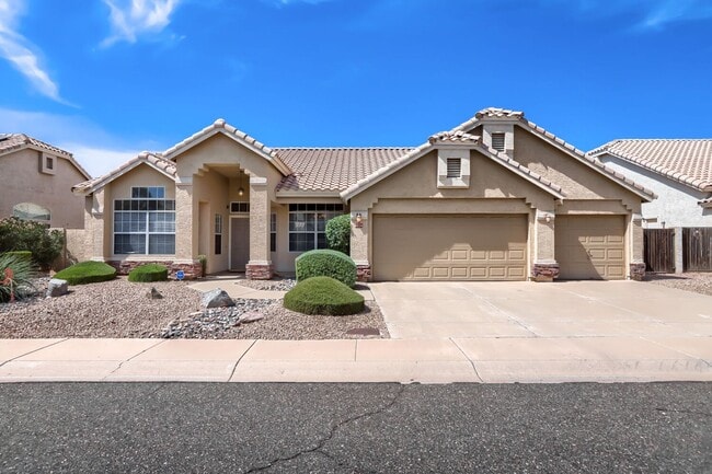Building Photo - 6126 E Kelton Ln
