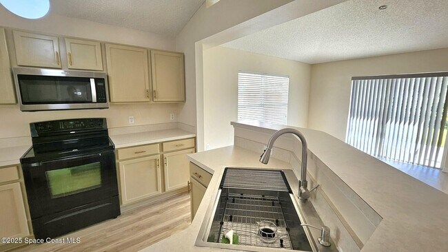 Photo - 869 Macon Dr