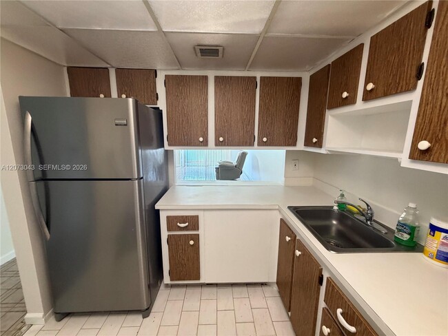 1825 W 44th Pl Unit 308