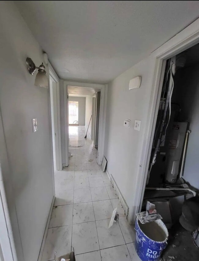 Photo - 1502 E Century Ave