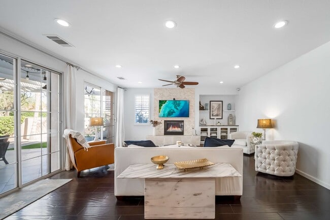 Photo - 47870 Sumac St