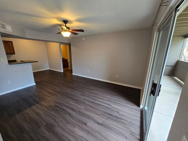 Photo - 2bd/2ba West-Flagstaff Condo! - Near NAU/CCC. On NAU Bus Route! Students & Pets OK!!! Avail July... Unidad 12-195