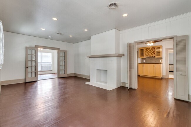 Photo - Rare & Classic Oak Lawn House | Great Location | Huge Backyard