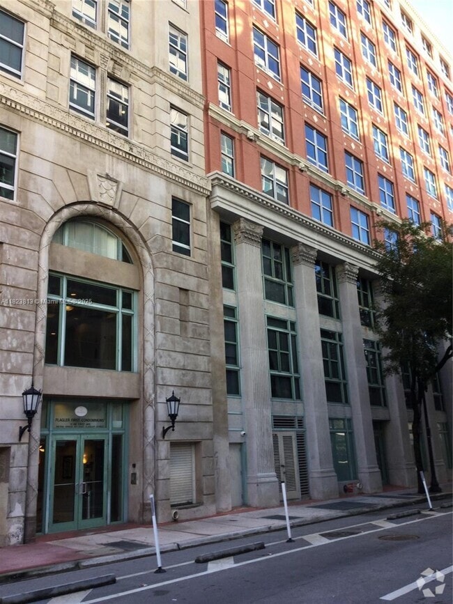 Building Photo - 111 E Flagler St Unit 1209 Rental