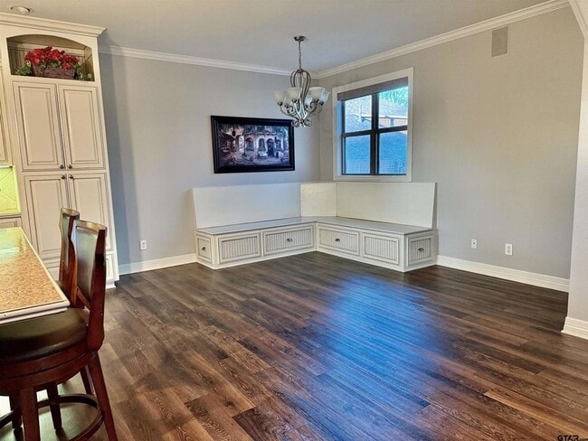 Photo - 3815 Holly Ridge Dr