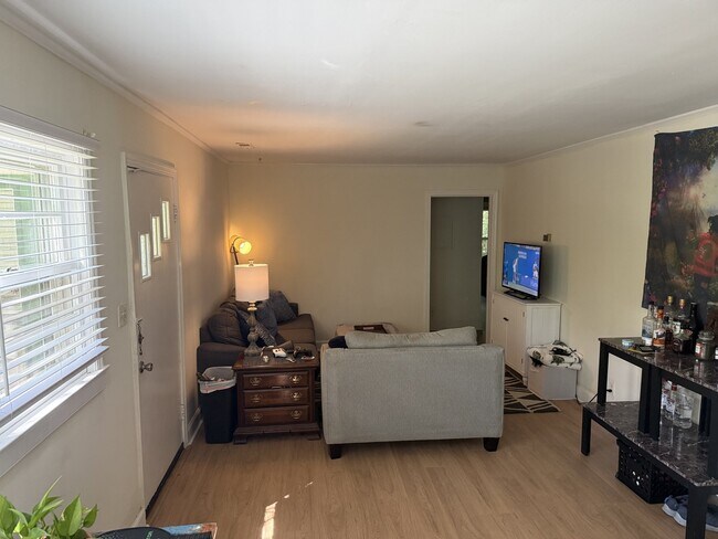 11 Davie Cir Unidad 11B Davie Circle