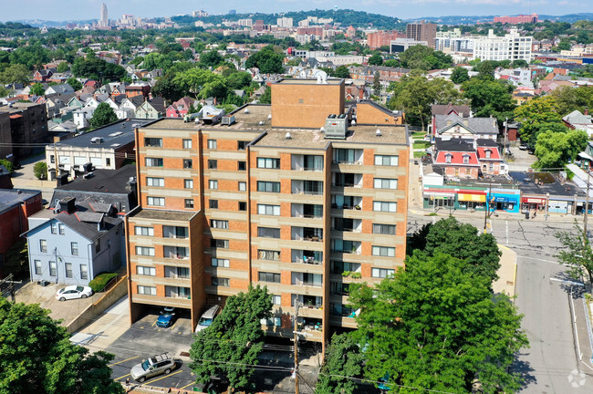 Building Photo - Highland Plaza Apartments