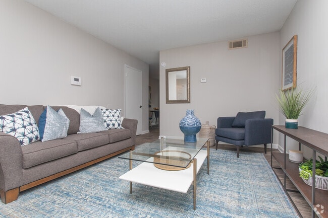 2BR, 1.5BA - 850SF - The woods At camp Creek