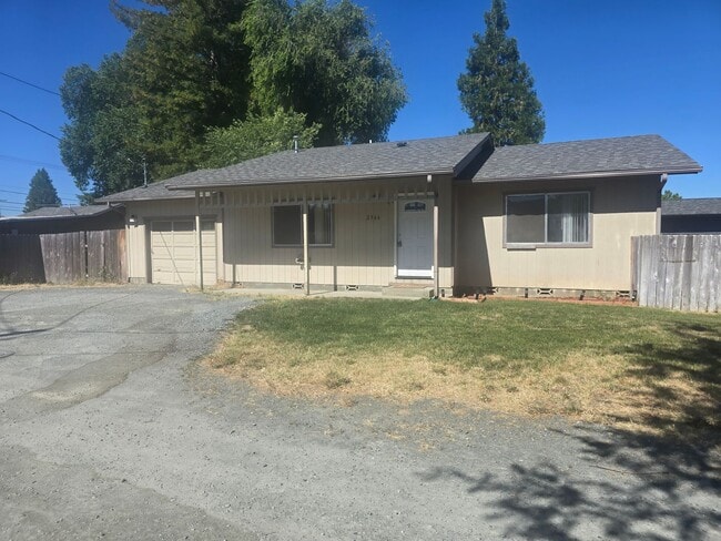 3 bedroom 1 bath home for Rent in Grants Pass - 3 bedroom 1 bath home for Rent in Grants Pass
