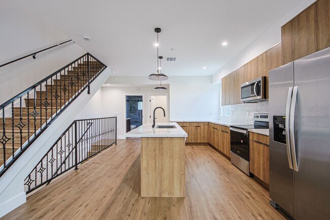 Photo - 4351 Victoria Park Dr Unidad 4351