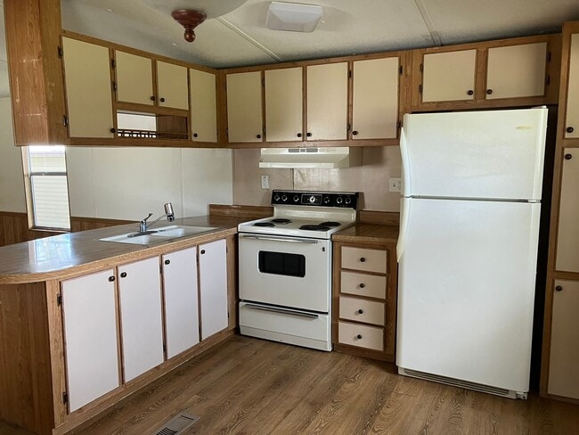 Photo - Clean & Quite (2BR/1BA) Single Wide Traile...