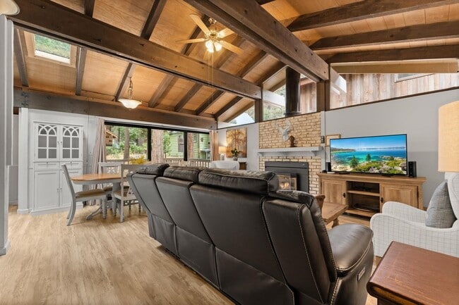 Photo - SKI LEASE: Gas Fireplace, Pet Friendly, Do...