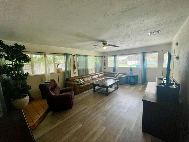 Photo - Updated 3BR/2BA Home in Dunnellon – Furnis...
