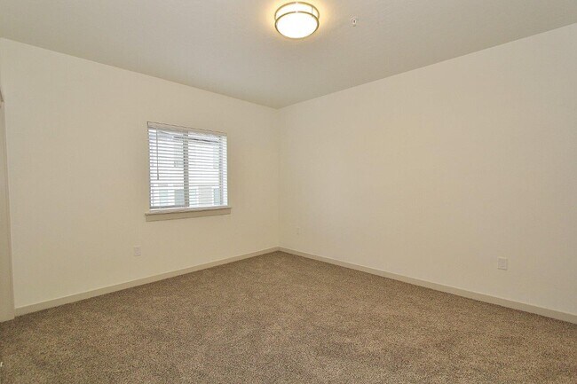 Photo - 1714 N Cole Rd Unit 105