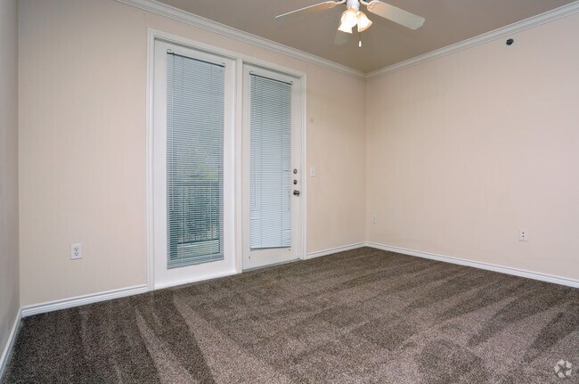 1BR,1BA-758sft